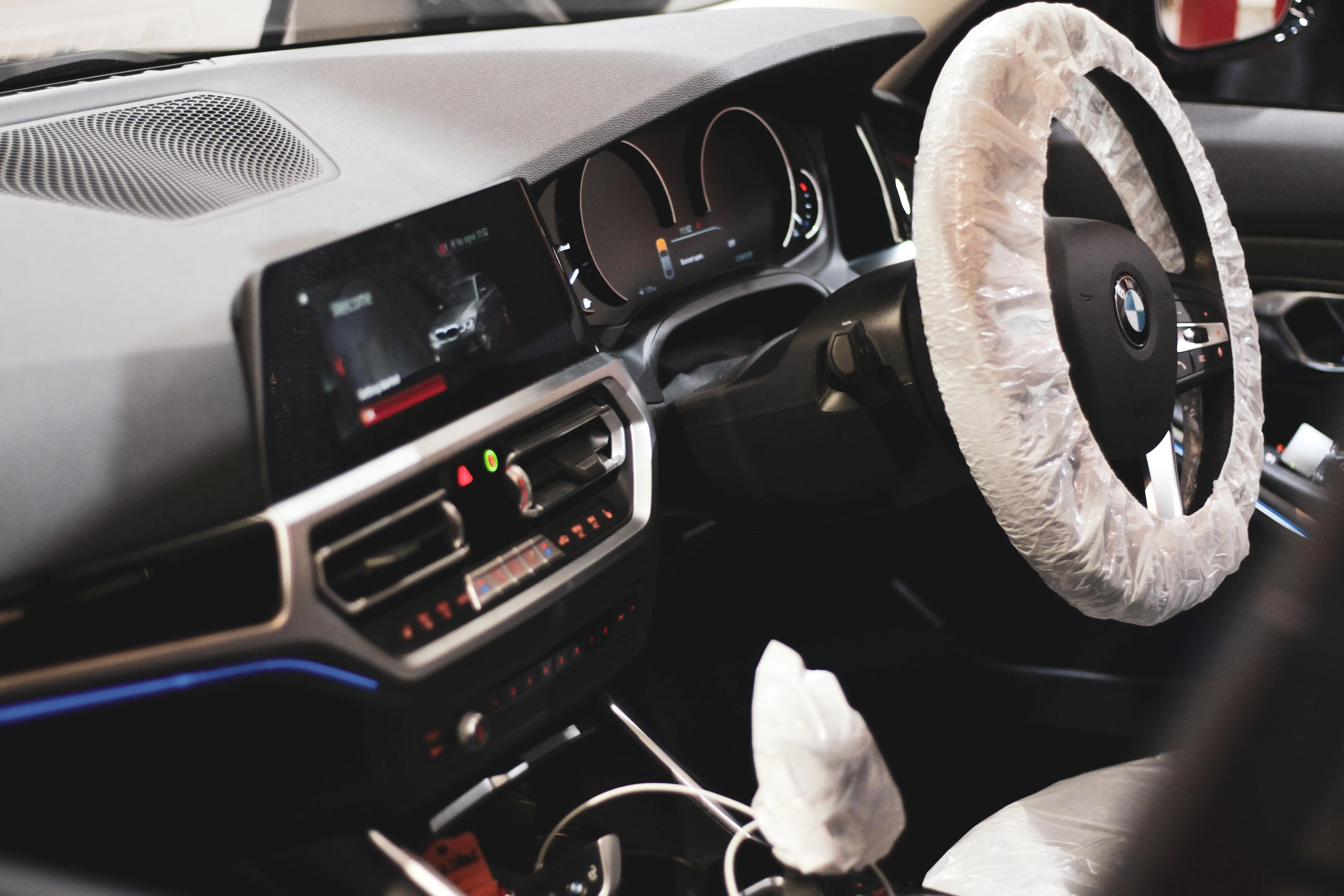 Modern BMW cockpit in the Dack workshop