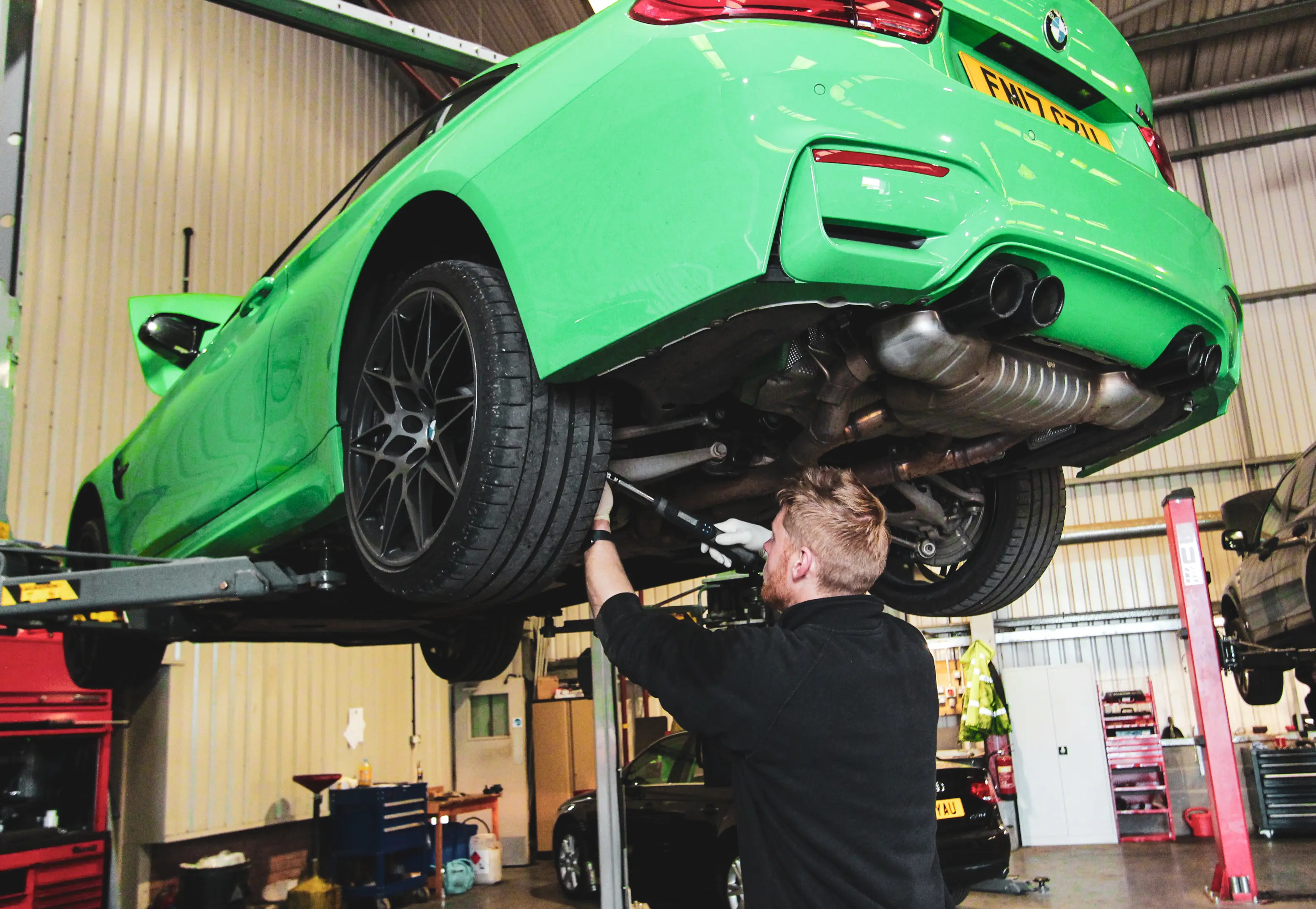 iX underside inspection at Dack